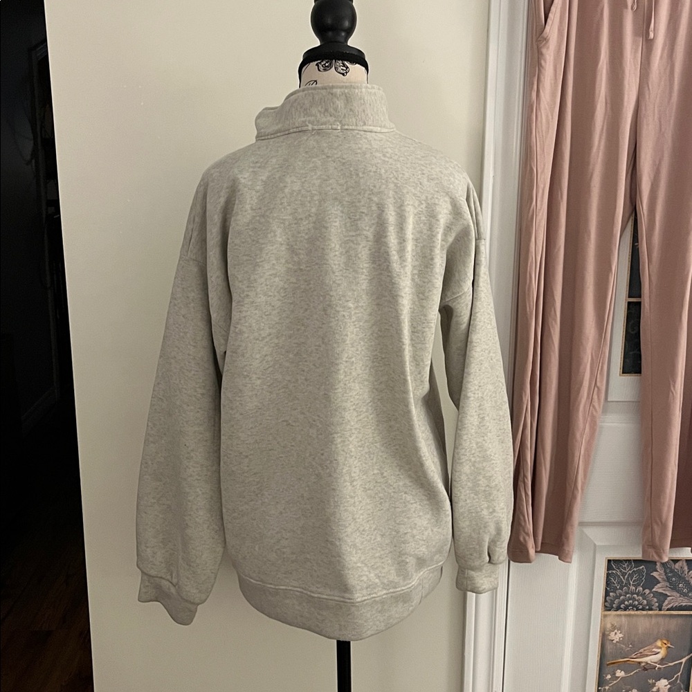 🍎Gray Women's Sweatshirt - Picture 9 of 10